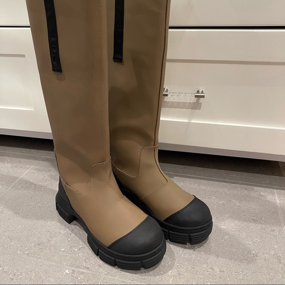 Ganni Shoes - Gianni lug boots brown/black combo